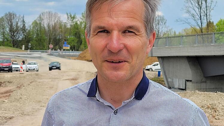 Thomas Pfeifer von der Autobahndirektion Nordbayern spricht von einer sehr anspruchsvollen Baustelle.
