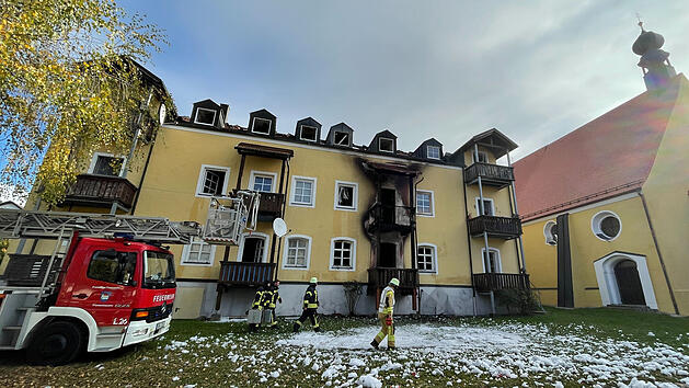 Vier Tote bei Brand in Mehrfamilienhaus