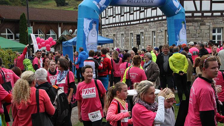 Pinklauf 2016: Zieleinlauf im Siebener Park Foto: Ulrike Müller
