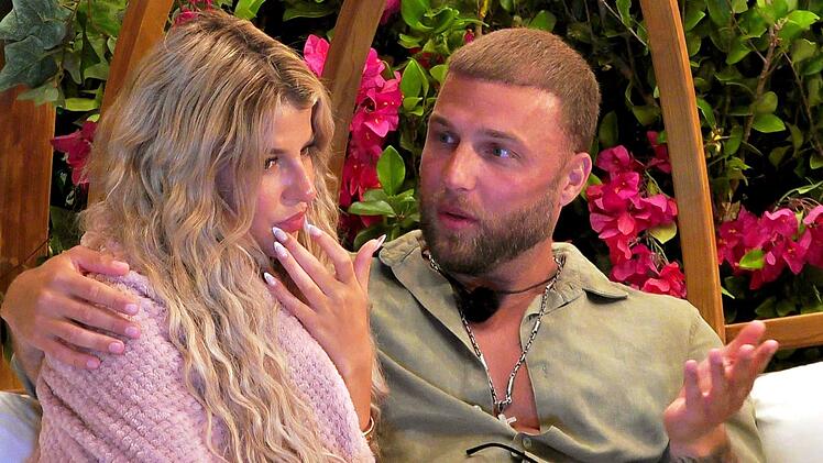 Filip beteuert Joena, dass mit Dijana nichts passieren wird.