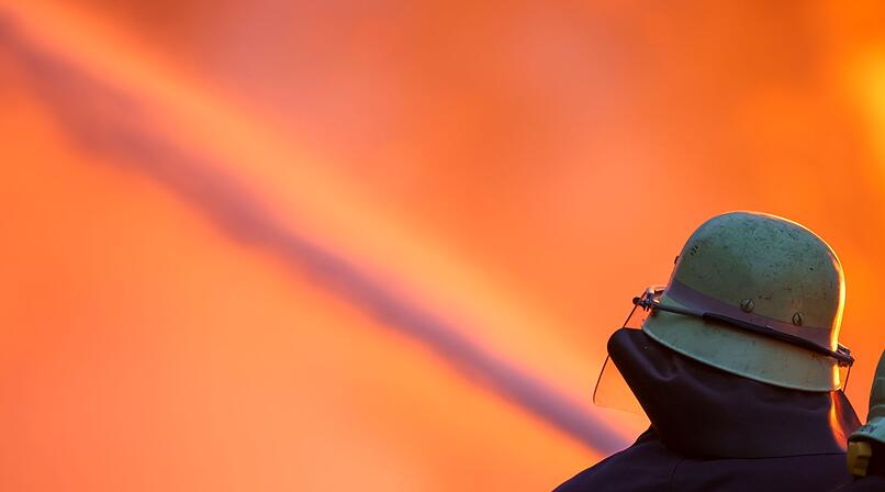 Kripo ermittelt nach mehreren Br&auml;nden in Unterfranken - Mann verletzt