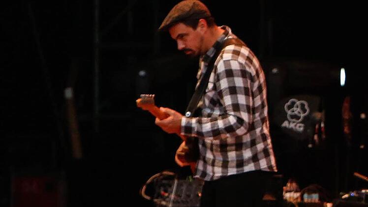 Bildausriss vom Coburger Konzert von Hubert von Goisern  Foto: Matthias Hoch