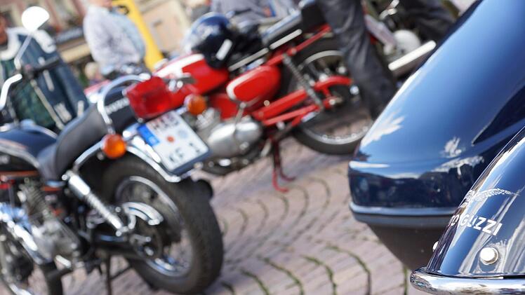 Oldtimer-Treffen Marktplatz HammelburgFoto: Arkadius Guzy