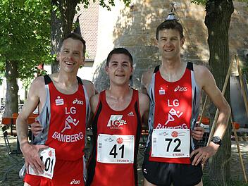 Das erfolgreiche Trio der LG Bamberg (v. l.): Roland Wild (3.), Kevin Karrer (1.) und Marco Sahm (2.) waren als Erste im Ziel. Foto: sportpress
