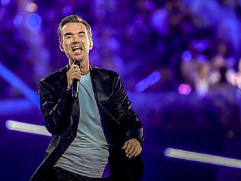 Florian Silbereisen moderiert einige der beliebtesten Schlagershows im Fernsehen. Den Vorwurf, er lade dazu oft &auml;hnliche G&auml;ste ein, wies er nun entschieden zur&uuml;ck.