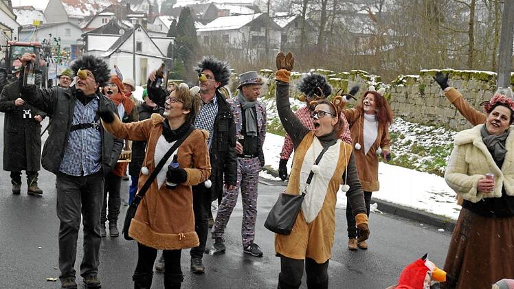 TSV-Burgpreppacher Wildtiere haben eine besondere Zuschauerin am Fenster entdeckt.