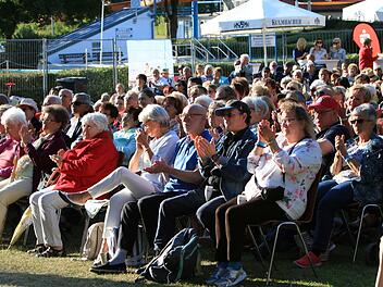 Tolle Stimme beim Open-Air-Konzert "Classic & Picknick" im "Bademehr" in Neustadt.Foto: Jochen Berger