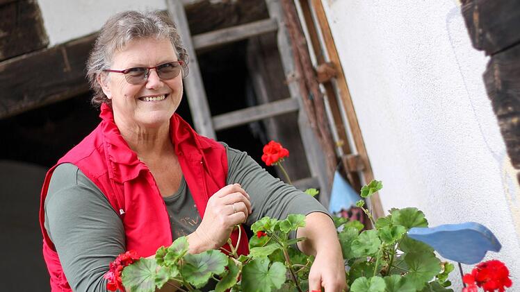 Maria Egglseder ist seit Jahrzehnten in und um ihre Heimatgemeinde Stettfeld in etlichen Vereinen aktiv. Foto: Teresa Hirschberg