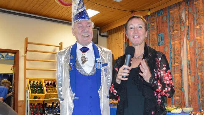 Elisabeth Preuß und Ehrenpräsident Helmut Frenzel