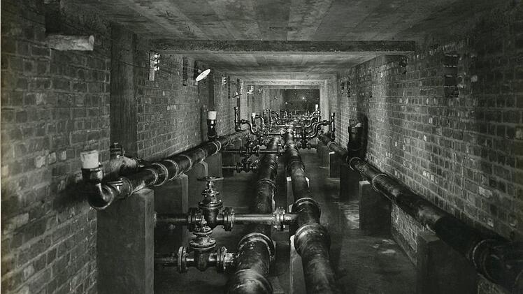 Das Leitungssystem für das Heilwasser im Keller wurde aus einem speziellen, korrosionsbeständigen Material gefertigt. Foto: Archiv Firma Schick
