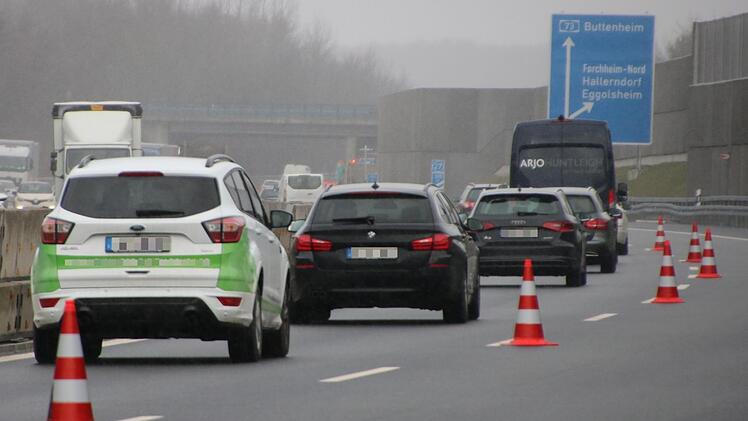 Laut Z&auml;hlungen der Autobahndirektion fahren durchschnittlich 50&nbsp;000 Fahrzeuge auf der A73 durch Forchheim. W&auml;hrend der Bauarbeiten h&auml;ufen sich die Unf&auml;lle. Foto: Ronald Heck