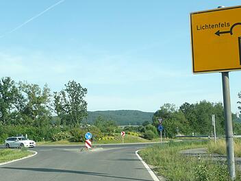 Der Verkehrskreisel bei Lichtenfels-Kösten war bereits für die Gestaltung mit einer Flechtskulptur vorgesehen.  Foto: Ramona Popp