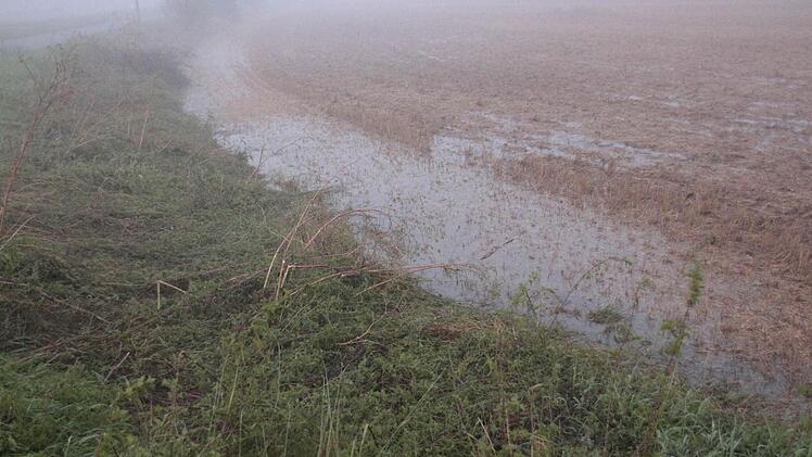 Felder verwandelten sich in kleine Seen