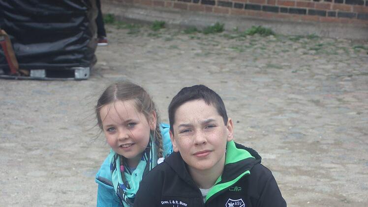 Foto vom Sommerurlaub:  Jakob mit seiner Schwester Lena