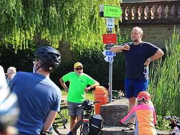 Initiator Markus Heurung begrüßte die Teilnehmer der Fahrrad-Demo und erläuterte die Route durch die Stadt.