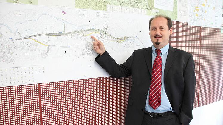 Eine Mammutbaustelle wartet mit der Umgehung von Zeyern auf Jens Laußmann.  Foto: Friedwald Schedel