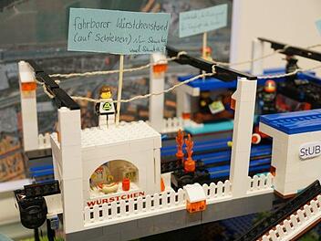 Die Architekten von Modell "9" legen viel Wert auf Lebensqualität: Floßfahrten auf der Regnitz, Wanderwege und Bänke im Wiesengrund sowie einen Würstchenstand auf Schienen.     Foto: Pascale Ferry