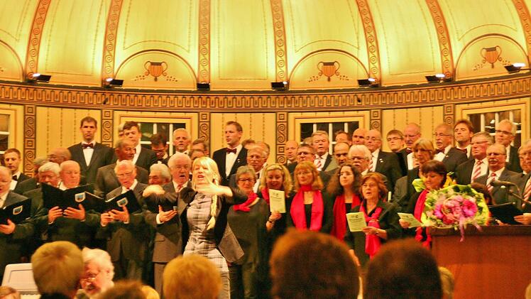 Alles singt mit beim Schlußkanon. Foto: Vogel