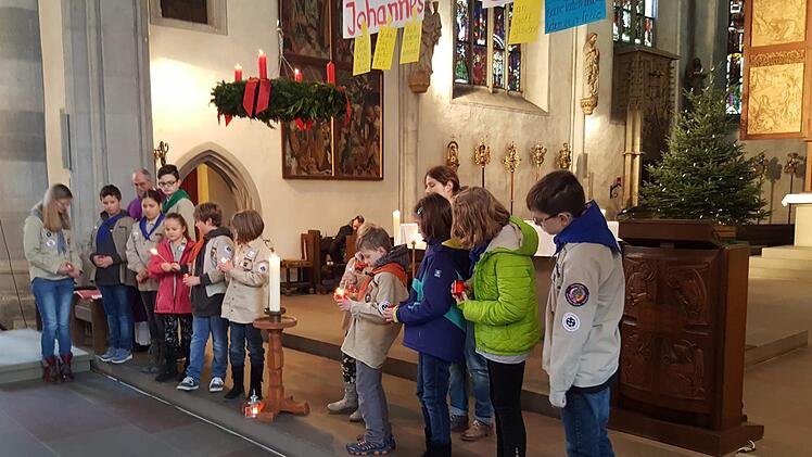 Die Münnerstädter Pfadfinder brachten das Friedenslicht in die Stadtpfarrkirche.Hans Beudert