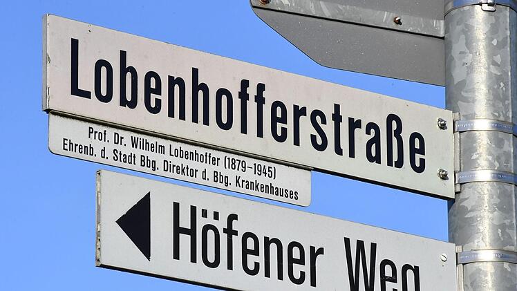 Die Lobenhofferstraße ist nach dem langjährigen Krankenhausdirektor benannt. Foto: Ronald Rinklef