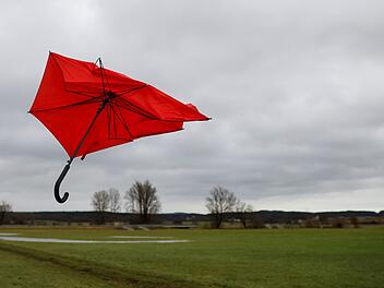 Wetter in Franken: Böen und Regen - nächste Woche Schnee