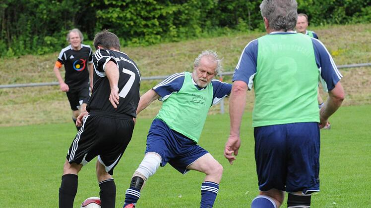 Bayerische-Fußball-Klerus-Auswahl vs. Promi-Mannschaft Münnerstadt - 2.6.2013 Münnerstadt
