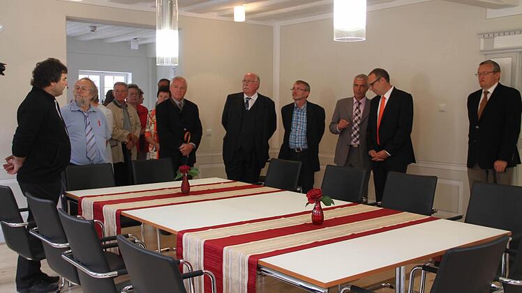 Im neu gestalteten Ratssaal verbindet sich der Bürgerstolz von 1690 mit einen zeitgemäßem Nutzungskonzert.