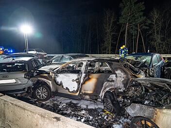 Nach Massenkarambolage auf A3: Einsatzleiter berichtet von "grausamen, verst&ouml;renden" Bildern