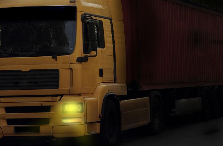 Unfall auf A70 bei Scheßlitz: Autofahrer weicht Lkw aus - Unfallflucht