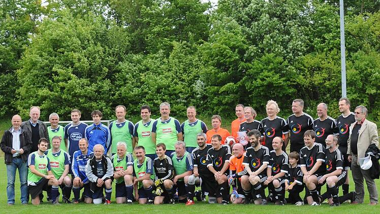 Bayerische-Fußball-Klerus-Auswahl vs. Promi-Mannschaft Münnerstadt - 2.6.2013 Münnerstadt