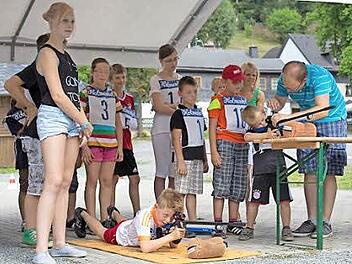 Die Fun-Biathlon-Teilnehmer in Ludwigsstadt werden mit Lichtpunktgewehren schießen.  Foto: privat