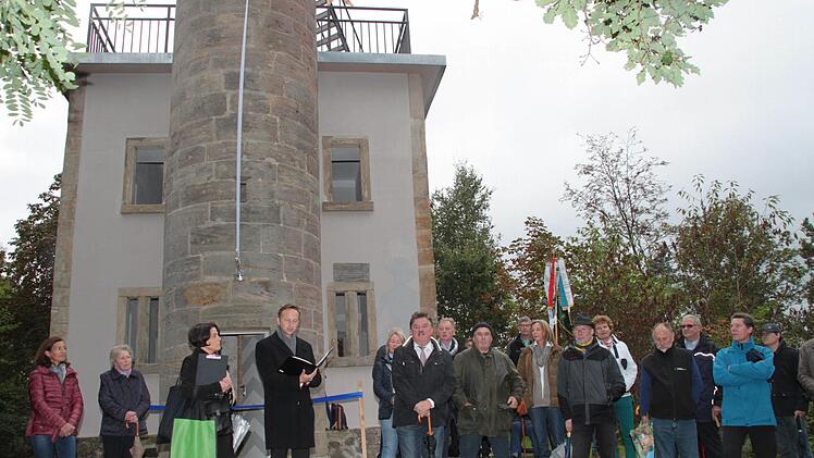 Am Dienstag wurde der Patersbergturm nach der Sanierung wieder frei gegeben. Foto: Jürgen Gärtner