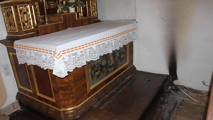 Die Polizei vermutet die Elektrokabel als Ursache.