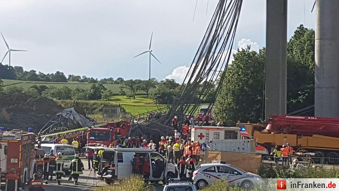 Tödliches Unglück an A7 bei Werneck: Brücke stürzt ein