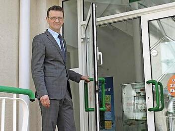 "Die AOK Kronach hat sich von einer Behörde zu einem modernen Dienstleister entwickelt", sagt Direktor Christian Grebner.  Foto: Veronika Schadeck