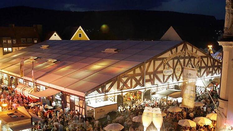Weil er auf der Kulmbacher Bierwoche einen Gast mit den Fäusten traktierte, muss ein 36-Jähriger ins Gefängnis. Foto: Archiv