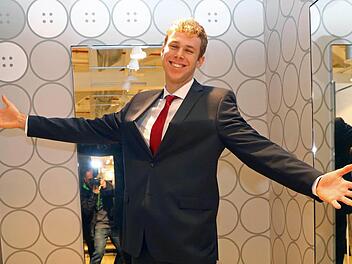 Nicolo Melli macht nicht nur auf dem Spielfeld, sondern auch im Anzug eine sehr gute Figur. Foto: Daniel Löb