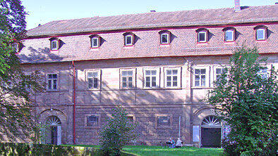 Das Frauenmuseum in Fürth ist bis Ende 2023 noch im Marstall des Burgfarrnbacher Schlosses zu Hause.
