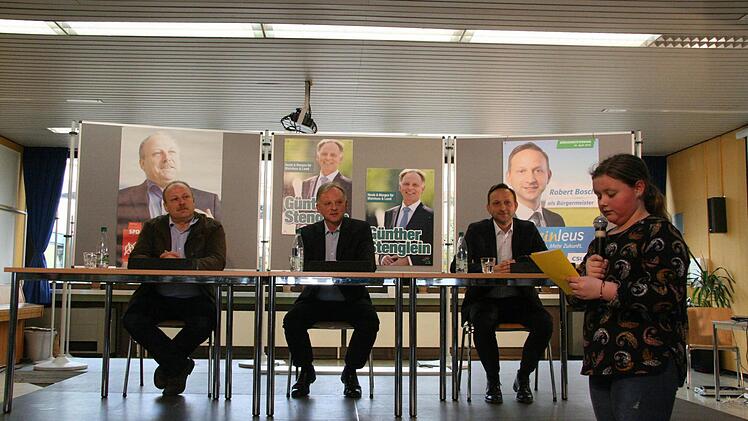 Podiumsdiskussion der drei Bürgermeister-Kandidaten an der Mainleuser Schule. Foto: Jürgen Gärtner