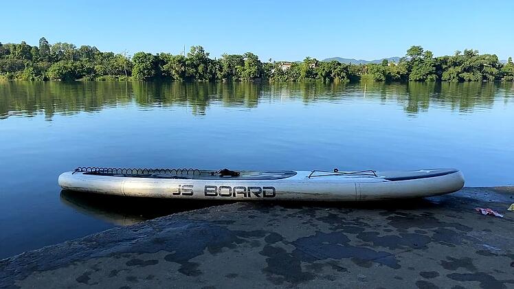 Eine Frau stürzte im Weißenstädter See von einem Stand-up Paddleboard, ging unter und starb.