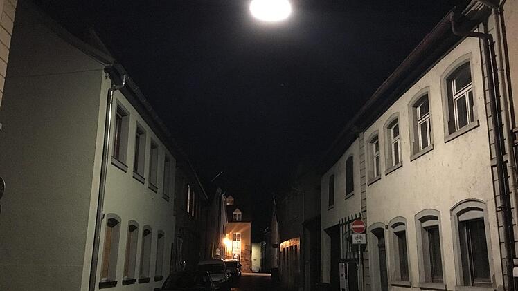 Bis 2019 lässt die Stadt für 540 000 Euro die Beleuchtung auf LED umstellen.Foto: Archiv/ Wolfgang Dünnebier