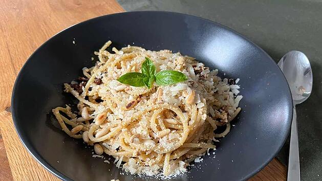 spaghetti-carbonara-caprese-art.jpg