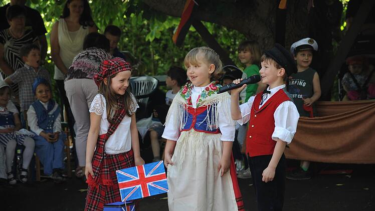 Durch viele fremde Länder führte die Weltreise der beiden Kinder. Foto: privat