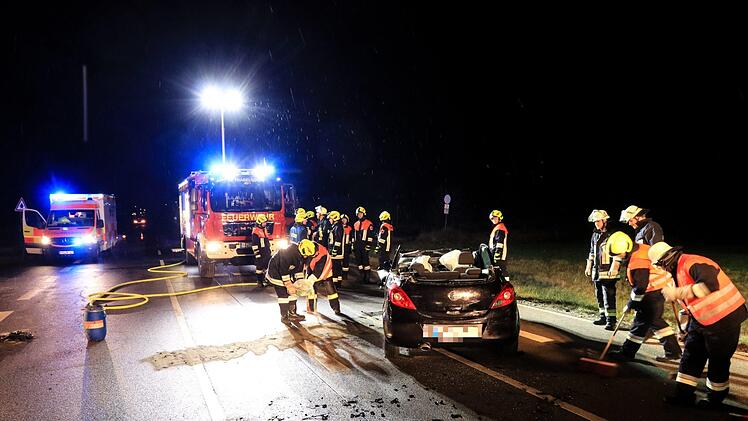 Bei Lisberg (Landkreis Bamberg) kam es am Mittwoch zu einem Unfall mit einem Schwerverletzten. Foto: NEWS5 / Merzbach