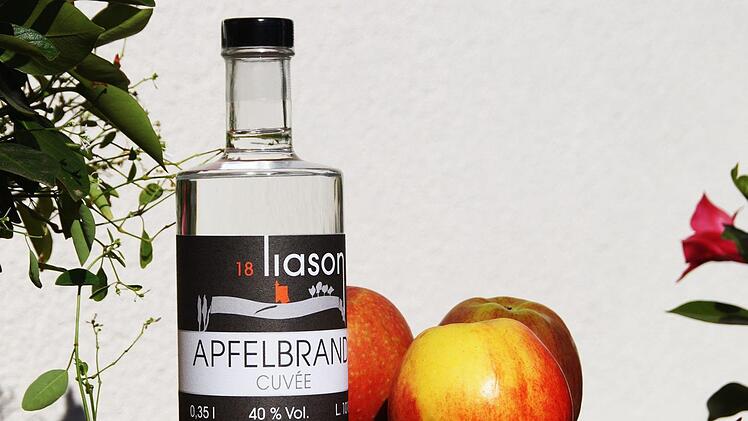 Einen ganz neuen Weg gehen die Forchheimer Brenner  mit einem gemeinsamen Apfelbrand Liason 18. privat