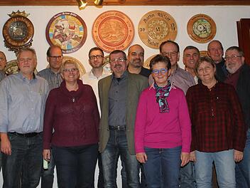 Die Liste der Neuenmarkter Gemeinschaft ist bunt gemischt. Ziel ist es, die f&uuml;nf Sitze, die die NG errungen hat, zu halten beziehungsweise auszubauen. B&uuml;rgermeister-Kandidat ist Horst Schirmer (Mitte). Foto: Sonny Adam