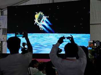 Indien landet erfolgreich auf dem Mond