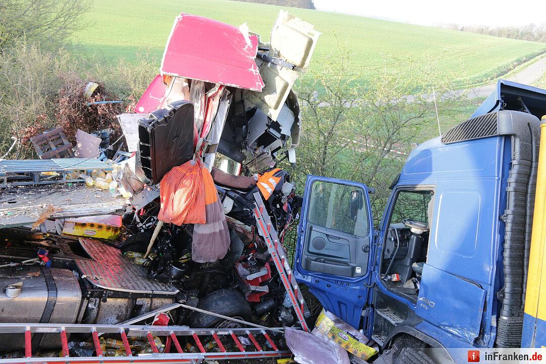 Lkw-Unfall auf A3: Vollsperrung