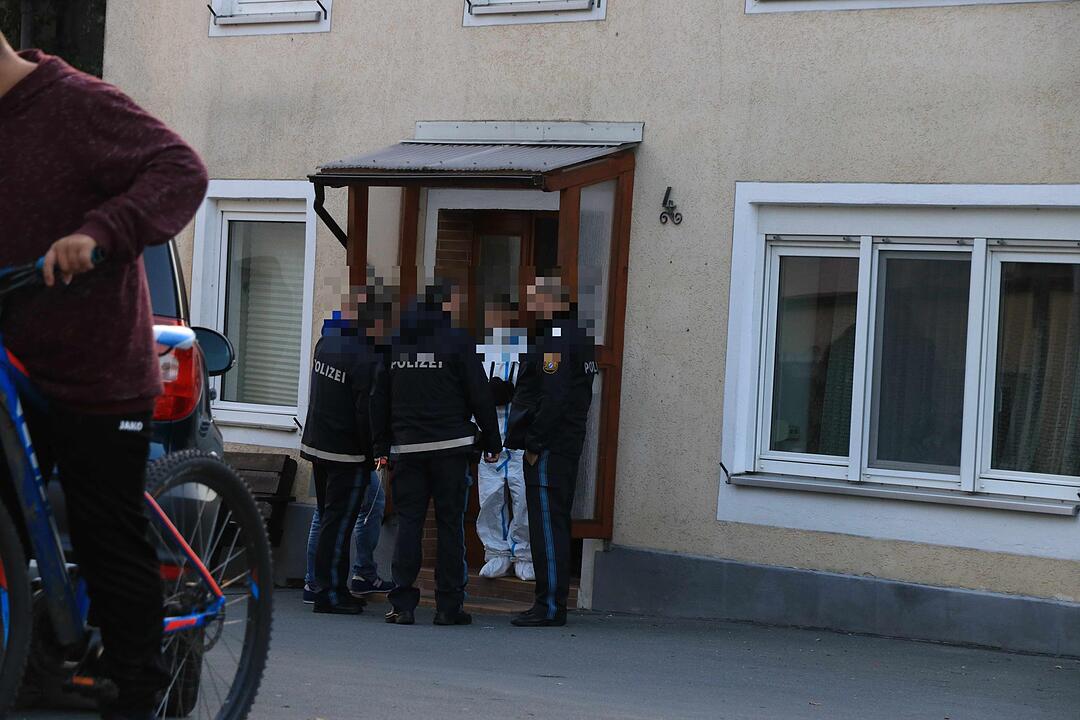 Polizei riegelt Plankenfels ab