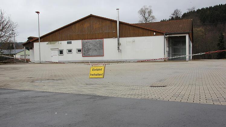 Der alte Supermarkt steht in Rothenkirchen leer. Foto: Andreas Schmitt
